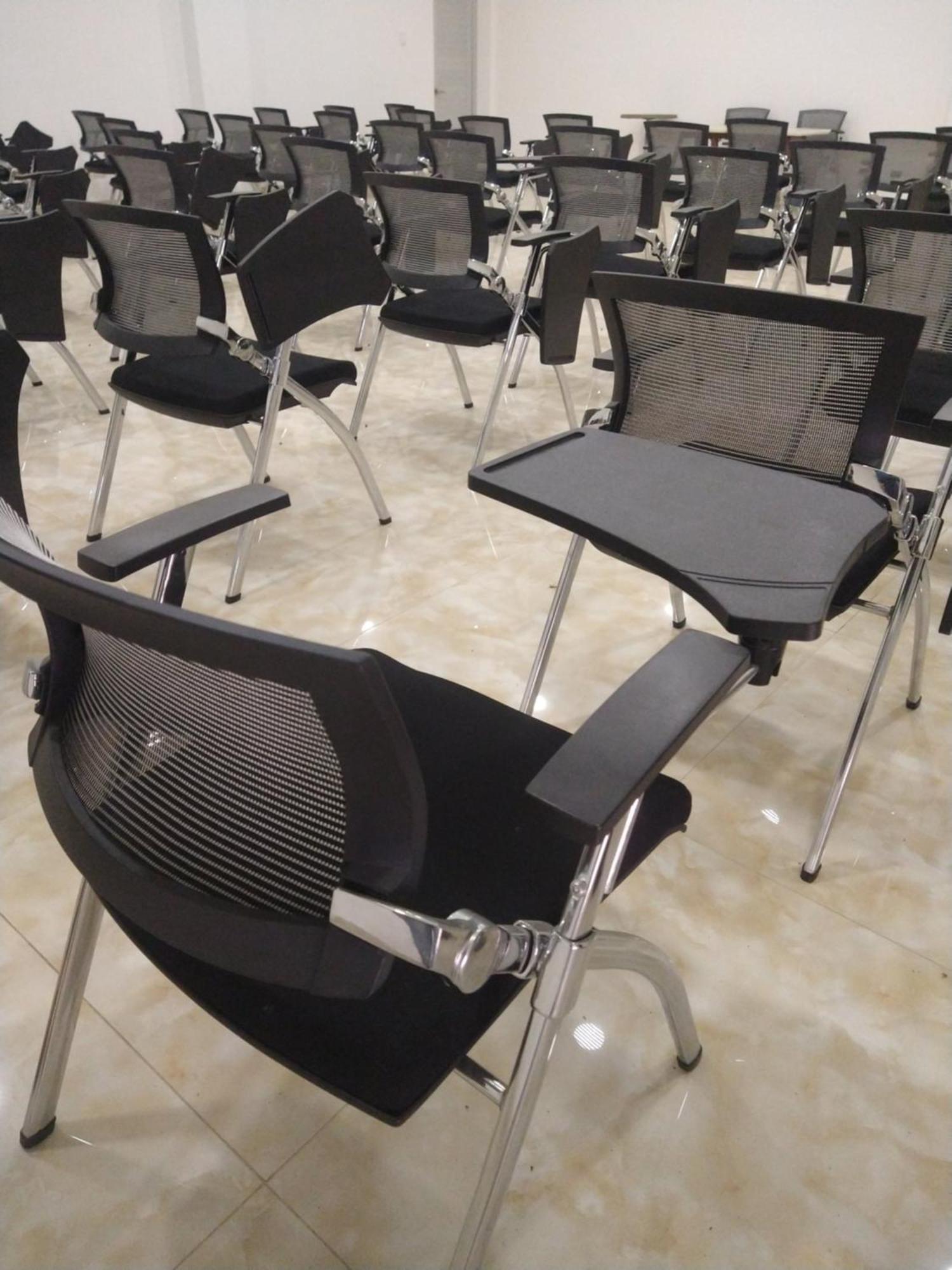 Hotel Royal Elim International Cali Exteriér fotografie Stackable chairs