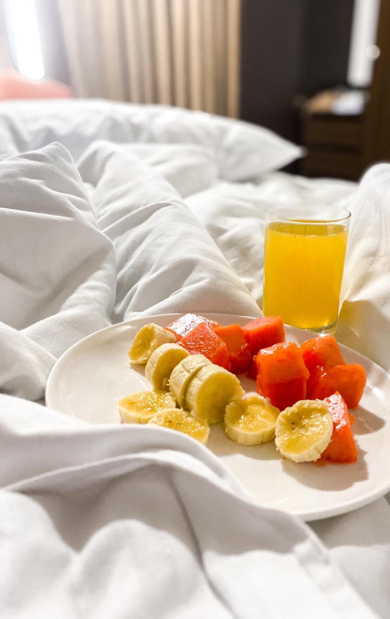 Hotel Royal Elim International Cali Exteriér fotografie Fruit and juice
