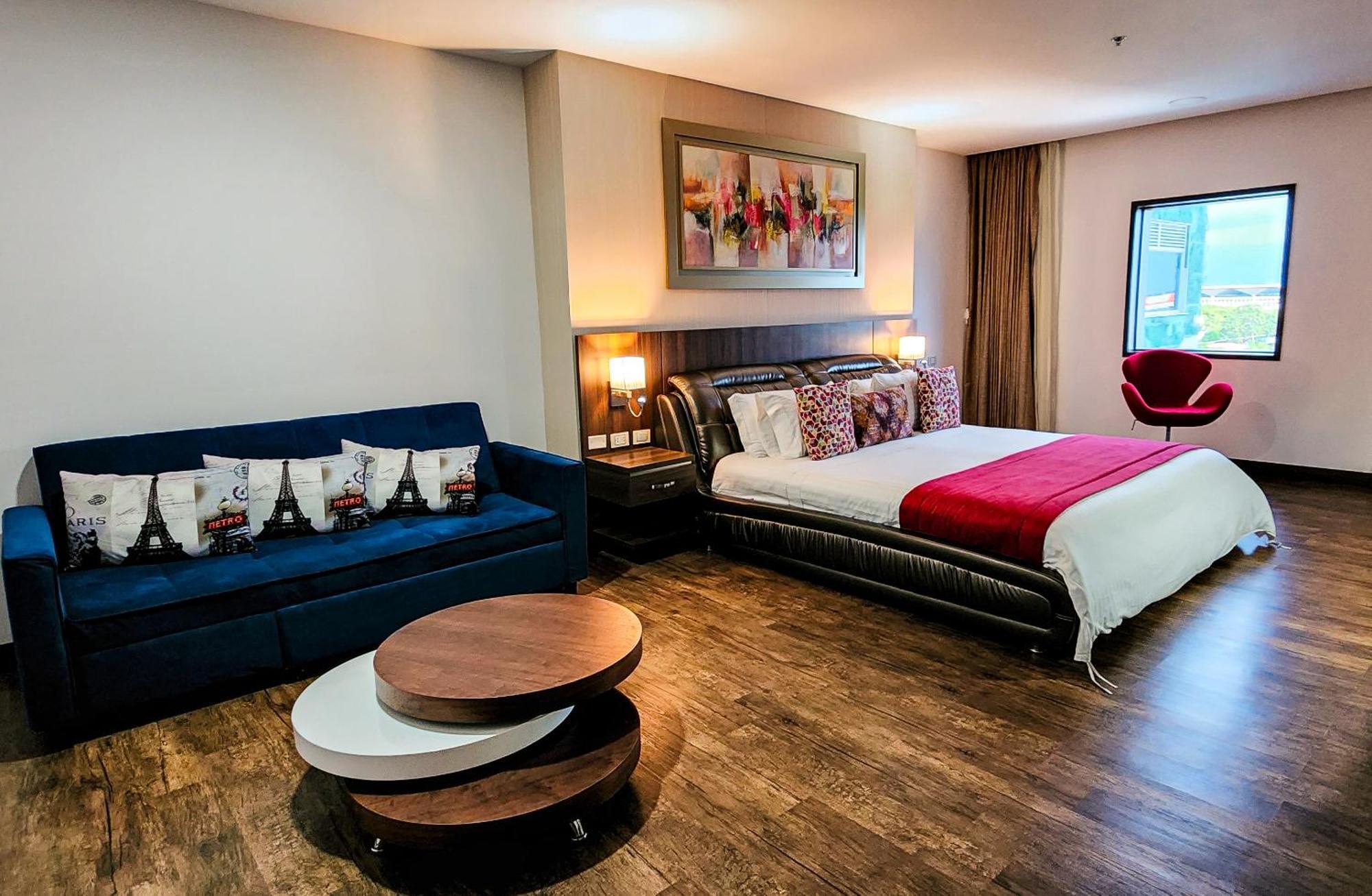 Hotel Royal Elim International Cali Exteriér fotografie Suite at the Hotel